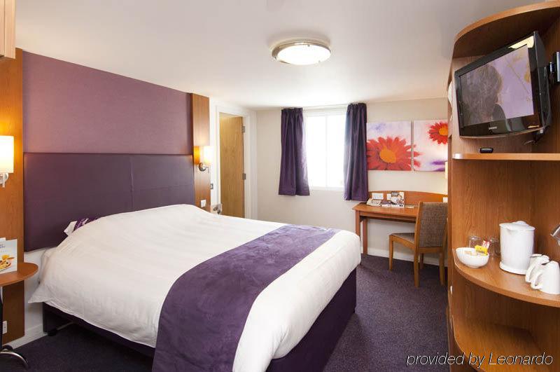Premier Inn Premier Inn Rhuddlan Zewnętrze zdjęcie