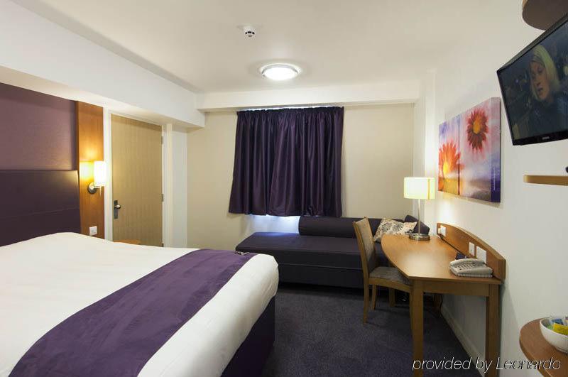 Premier Inn Premier Inn Rhuddlan Zewnętrze zdjęcie